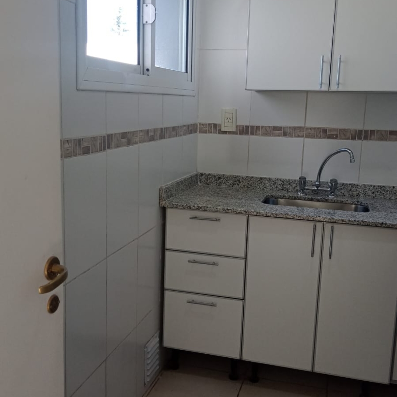 Departamento de 3 ambientes en alquiler en Barrio Bancario, San Luis.